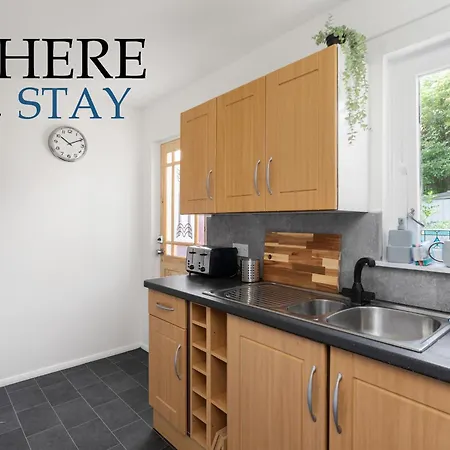 Lovely 2 Bedroom House 度假居