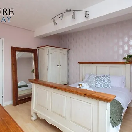 Apartamento Stylish 3 Bedroom Apartment, Edimburgo