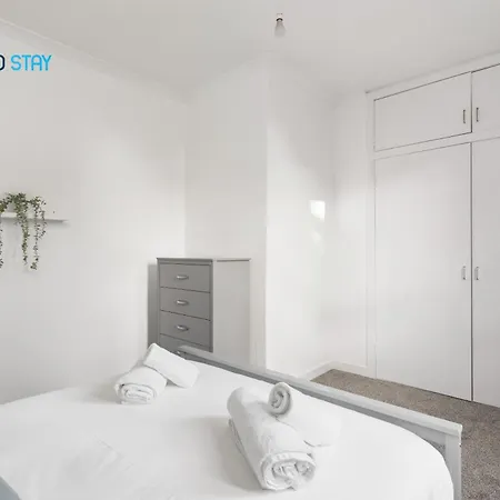 Secluded 2 Bed 公寓 *