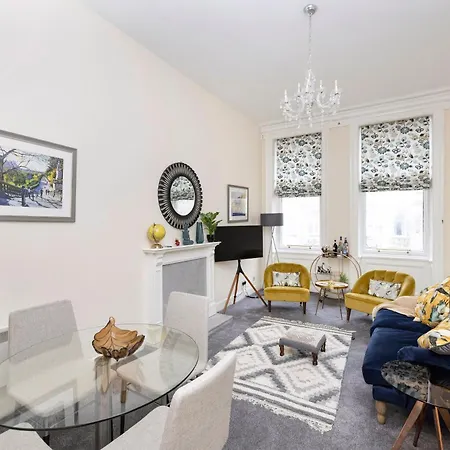 Stylish 2-bedroom Old Town Next To Royal Mile Appartement