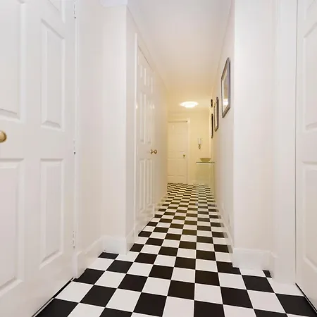 Stylish 2-bedroom Old Town Next To Royal Mile