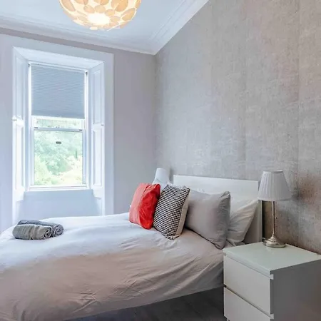 Spacious 3 Bed In Marchmont 아파트 에든버러