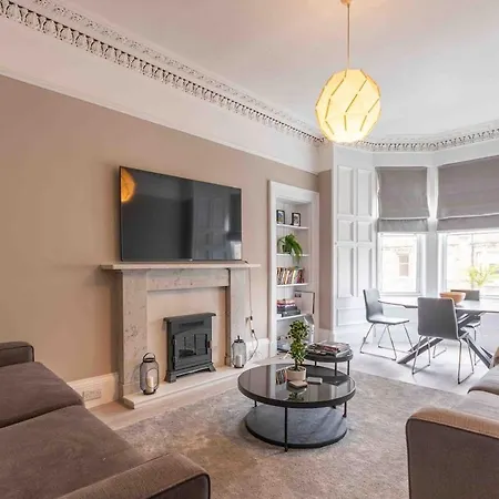 Spacious 3 Bed In Marchmont * Edinburgh
