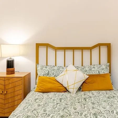 Cosy Apartment, Free Street Parking Apartment *