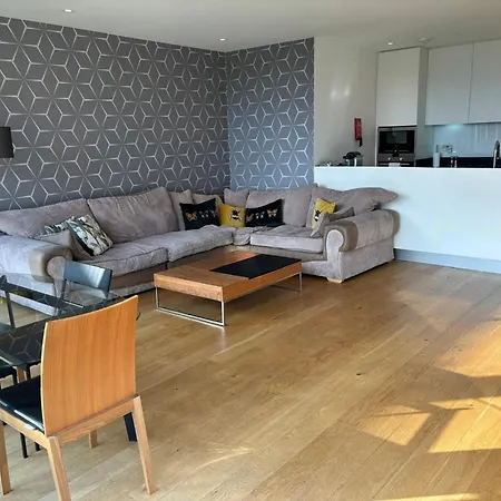 Apartment Stunning Park View Quartermile Close Proximity To Castle *