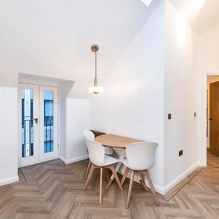 The Coach House * Edinburg