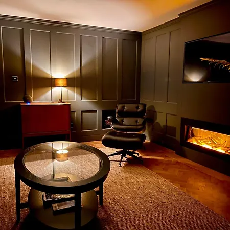 - - With Balcony And Free, Secure Garage Parking Apartment *
