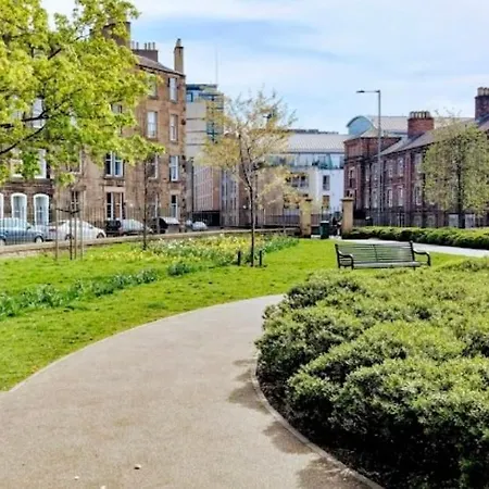 Διαμέρισμα The Gardners In Centre With Parking *