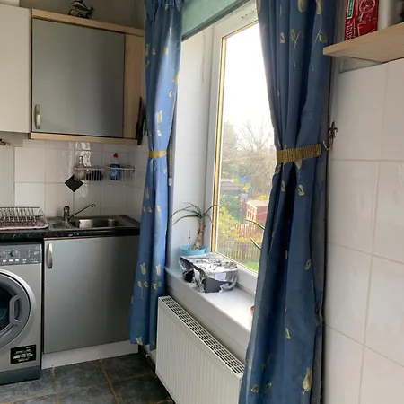 Little Universe * إدنبرة