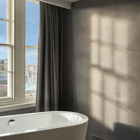 W Hotel 5*