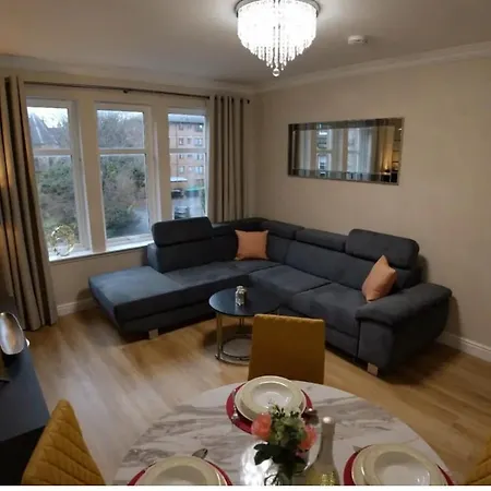 Modern 2 King Size Bed Flat Free Parking Edinburgh