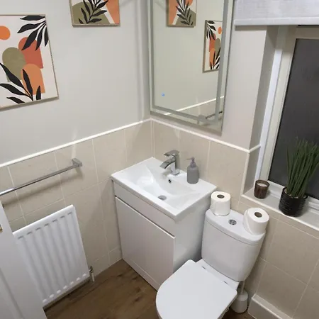 Modern 2 King Size Bed Flat Free Parking Edinburgh