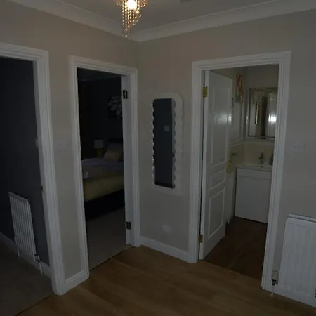 Modern 2 King Size Bed Flat Free Parking * Edinburgh