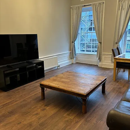 Centre Large 2 Bedroom For 5 People Apartment