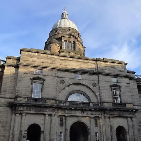 Modern 2 Bedroom In Centre Edimburgo