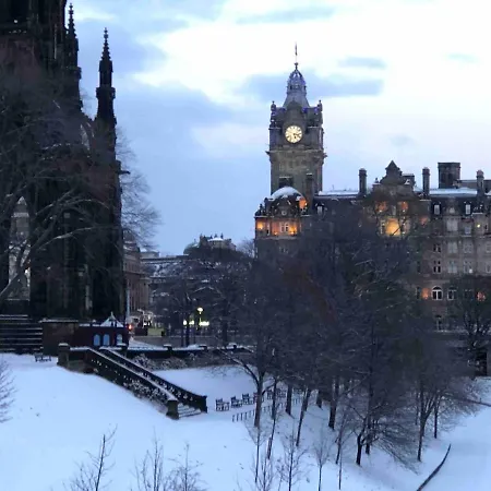 Modern 2 Bedroom In Centre Apartamento