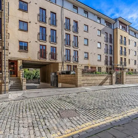 Modern 2 Bedroom In Centre Edimburgo