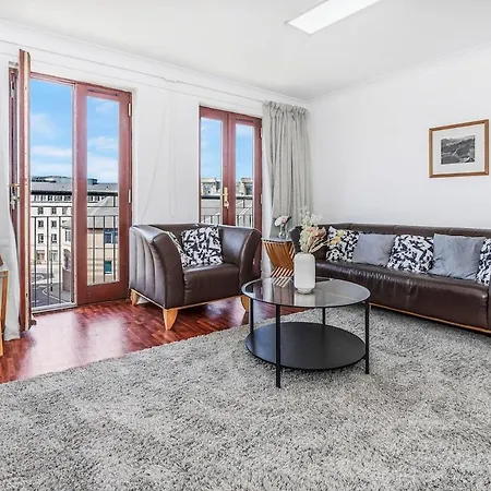 Apartment Modern 2 Bedroom In Centre