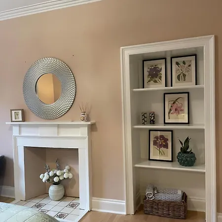 Spacious In Apartment Edinburgh