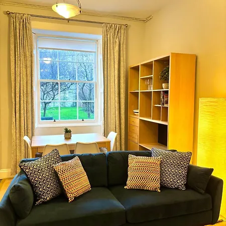 Spacious In Apartment