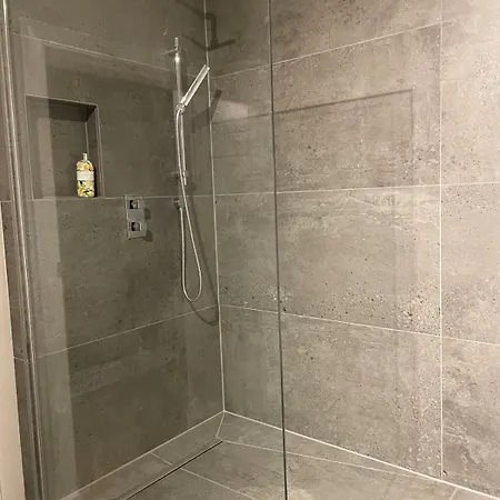 Spacious In * Edinburgh