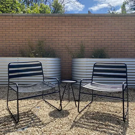 Капсульный отель Keel House Modern