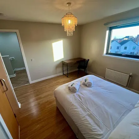 Luxury Spacious 4 Dbl Br House With Free Parking Apartment Edinburgh