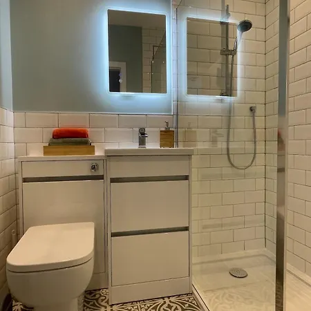 Modern Apartment, Access To Holyrood &