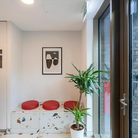 Kapselhotell Keel House Modern *