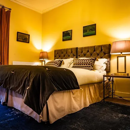 Six Brunton Place Bed & Breakfast 5*