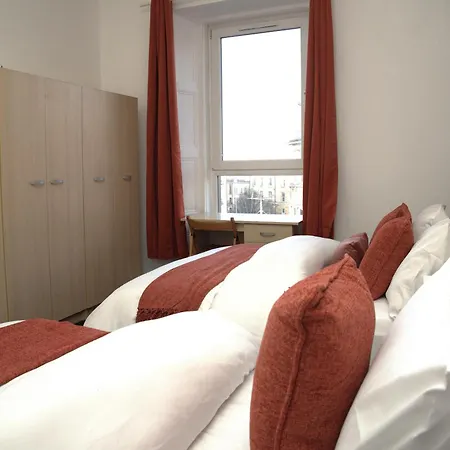 Stylish 3br, Next To Tram Stop, Near Princes St & Ocean Terminal, Sleeps 7