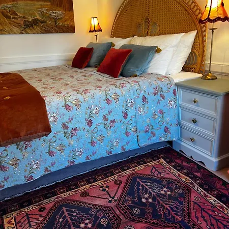 Historic Near The Castle, 5 Min From Train Station Apartment *