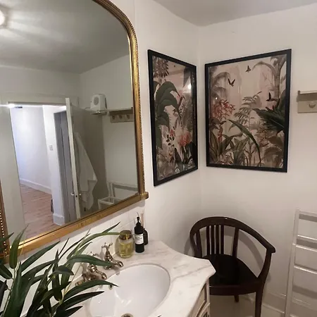 Apartment Historic Near The Castle, 5 Min From Train Station