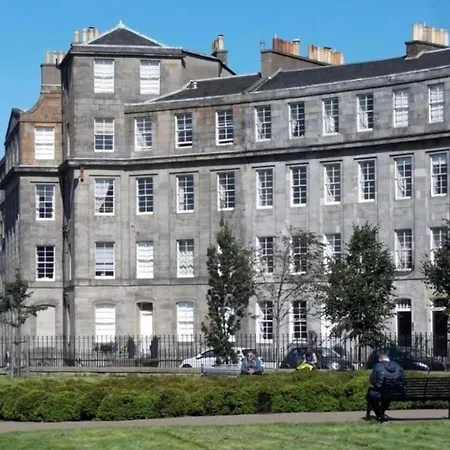 The Gardners In Centre * Edinburgh
