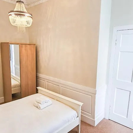 Vakantiehuis Russel House - 4 Bedroom - The Royal Mile *