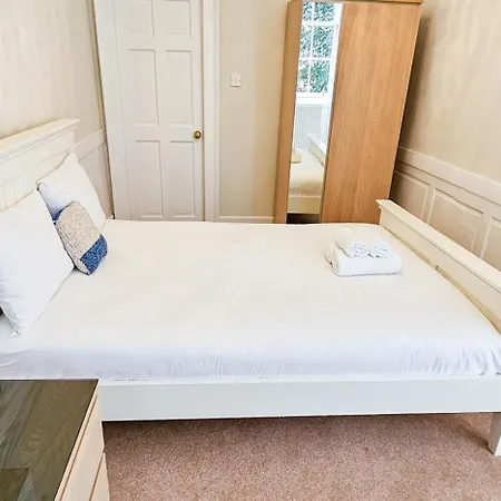 Russel House - 4 Bedroom - The Royal Mile *