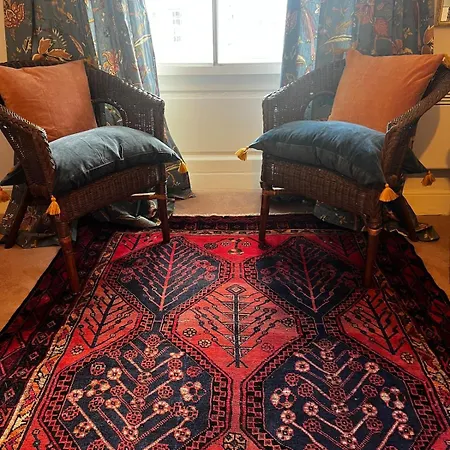 Historic Near The Castle, 5 Min From Train Station *