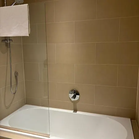 Executive Level Quartermile Two Bedroom - Extremely * EDI