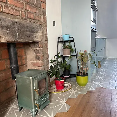 The Eyrie 2 Bedroom In Leith Apartment Edinburgh