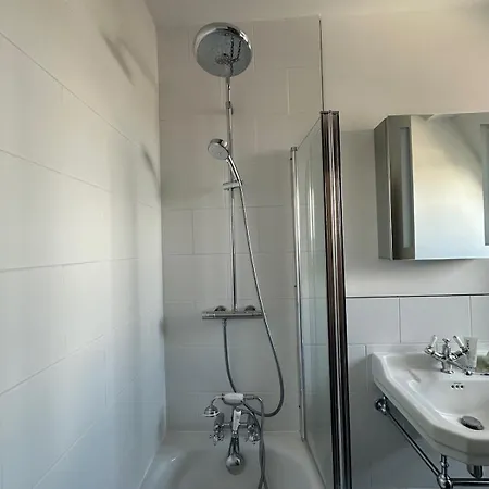The Eyrie 2 Bedroom In Leith Edinburgh