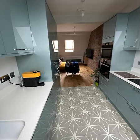 The Eyrie 2 Bedroom In Leith