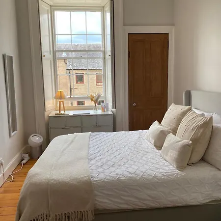 Light & Bright * Edinburgh