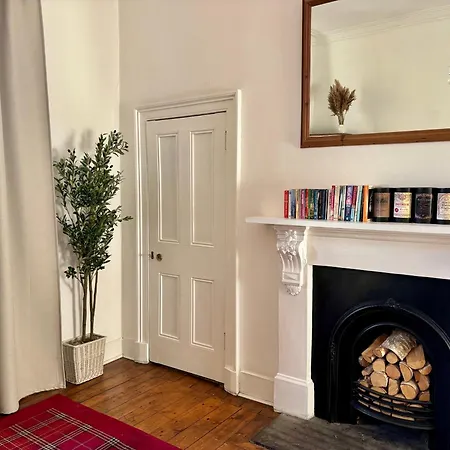 Apartment Bread Street, And Spacious One Bed Flat Edinburgh