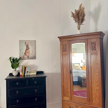 Bread Street, And Spacious One Bed Flat Apartment *