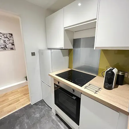 Stunning Refurbished Main Door Marchmont Edinburgh