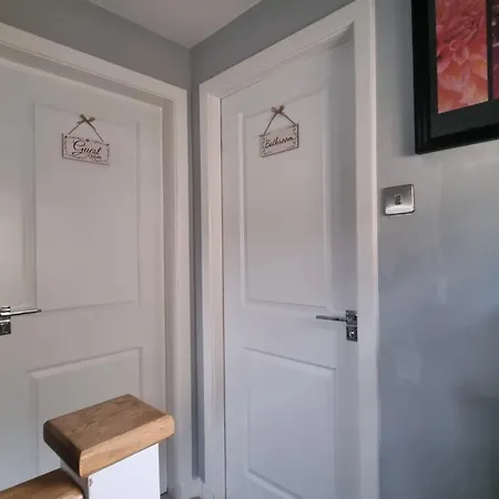 ホームステイ Innisfail Edi - Double With Private Bathroom エディンバラ