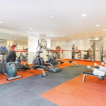 公寓 Modern Chic Apartment, Lift Access & Free Parking