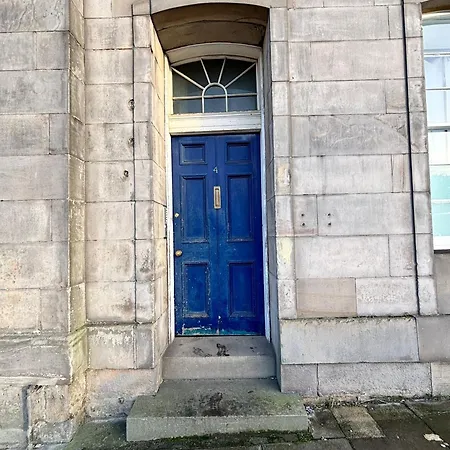 The Gardners In Centre With Parking Apartamento