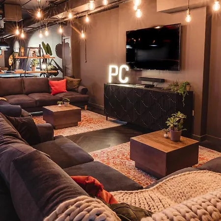 Stylish Student Only Rooms Near University Hotspots *
