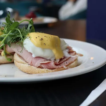 Doubletree By Hilton Centre 4*